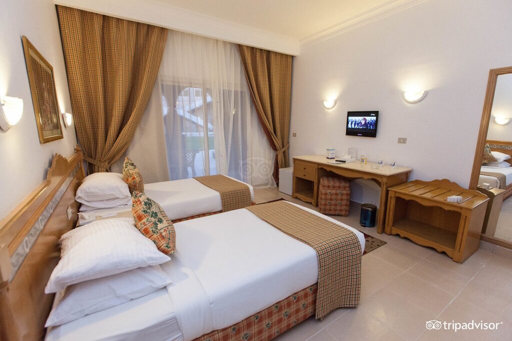 family-room--v9462559